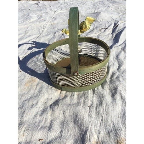 Green bee wire basket wood bow yellow rustic farmhouse country - Picture 6 of 11